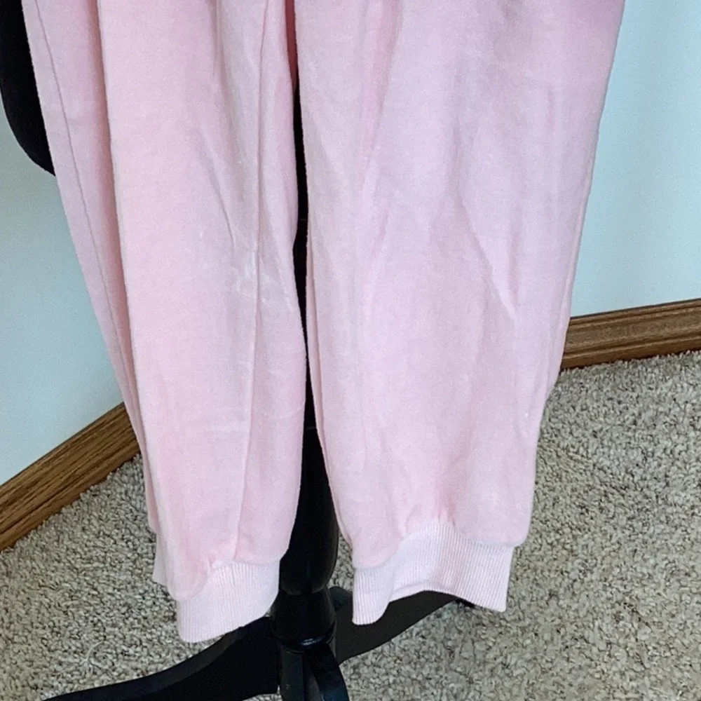 Juicy Couture light pink soft lounge outfit. Kids size 8/10. 🔥New with tags🔥